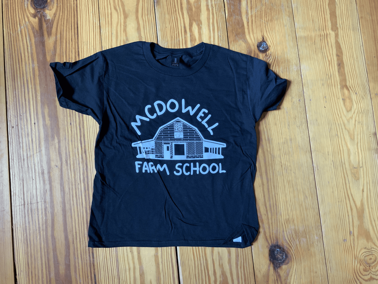 Black Farm Tshirt (barn)